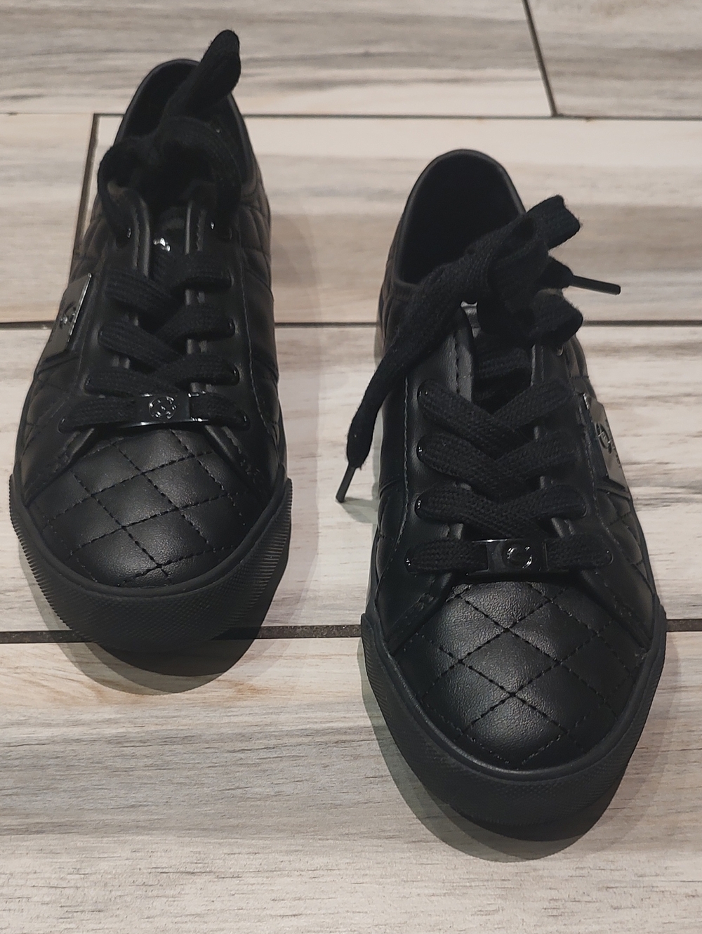 GBG Los Angeles Black Quilted Sneakers